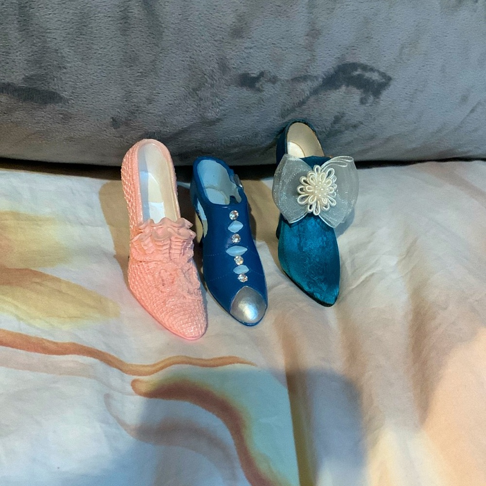 3 small vintage collectable shoes
